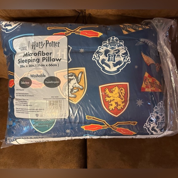 Wizarding World Harry Potter Collectible/Sleeping Pillow - Picture 2 of 4